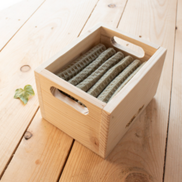 Angie Be Green -- Kit essuie tout : 6 essuie tout (nid d'abeille) + boite (bois recyclé)